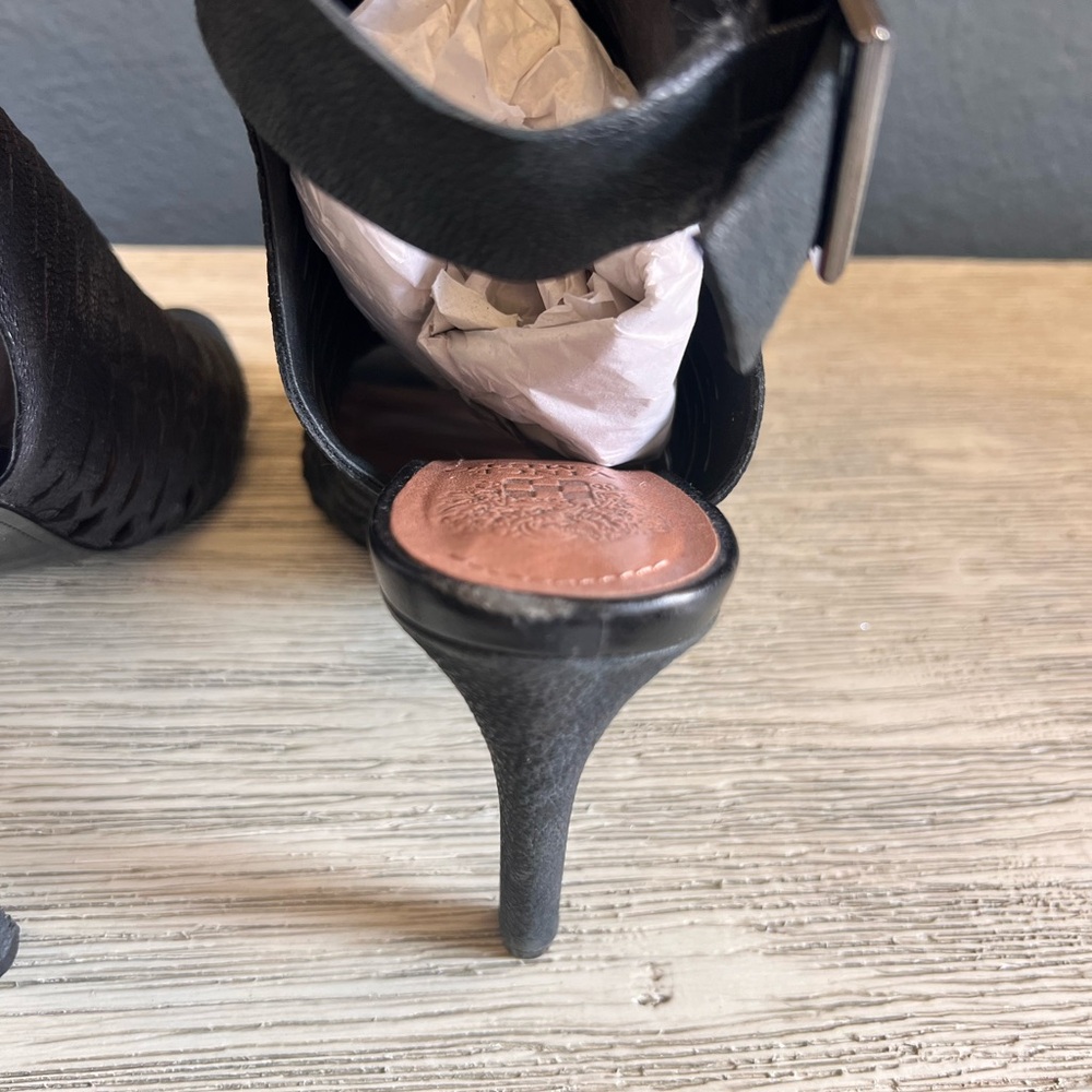 Vince Camuto Kayjay Black Leather Open-Toe Heels - Picture 5 of 9